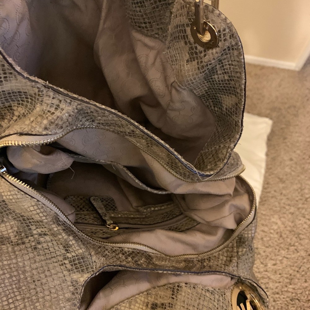MK HANDBAG - Picture 2 of 2